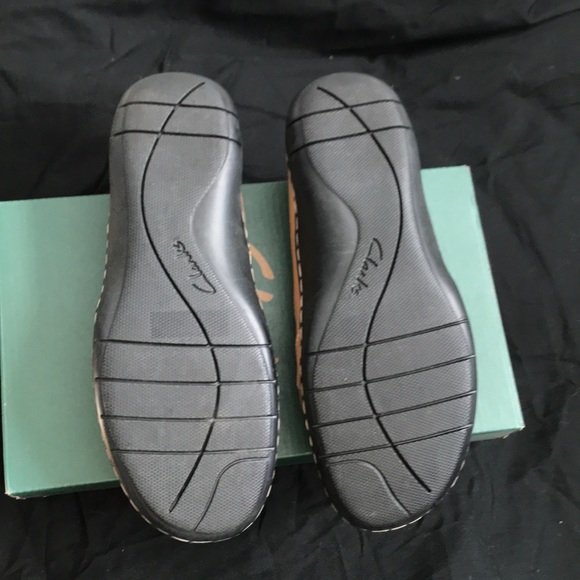 Clarks Shoes - Picture 2 of 3
